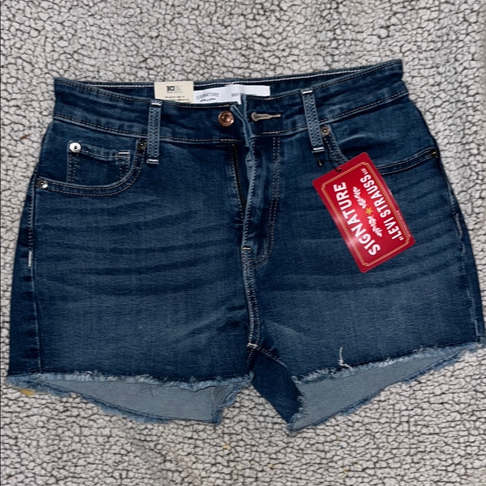 !LAST CHANCE! Donating soon! 
Signature by Levi Strauss Blue Jean Shorts